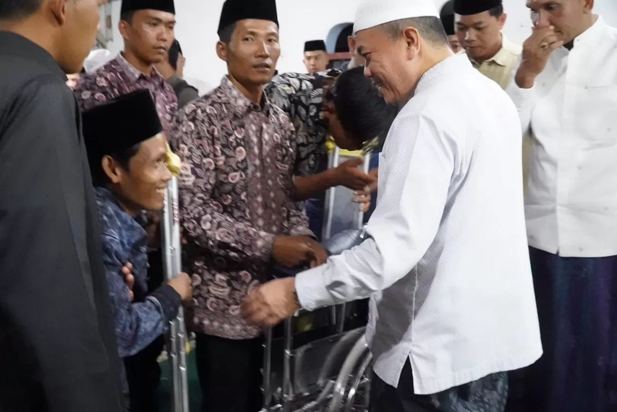 Safari Ramadhan di Sekeladi, Gubernur Al Haris Tegaskan Komitmen Bangun Desa Maju