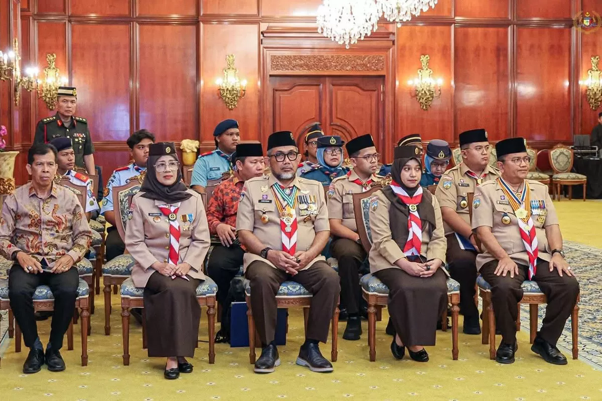 Gubernur Al Haris Terima Bintang Semangat Rimba dari Pengakap Malaysia di Melaka